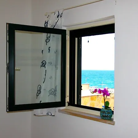 La Casa Sulla Scogliera 度假居 *