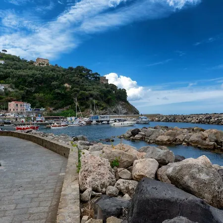 펜션 La Casa Sulla Scogliera 마사루브렌세