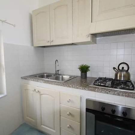 La Casa Sulla Scogliera بيت للعطل *